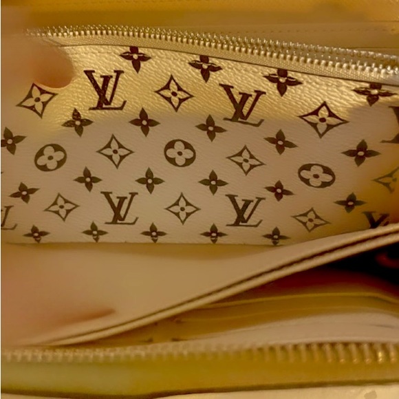 Pre-owned AUTHENTIC LOUIS VUITTON Khaki & Green Monogram Giant Zippy Wallet 😍 - Picture 7 of 14